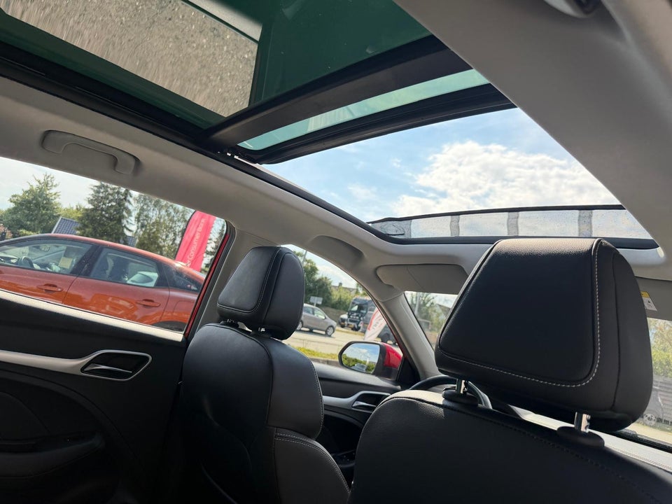MG ZS EV Luxury 5d