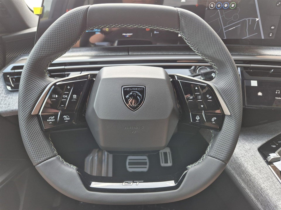 Peugeot e-3008 77 GT Pack 5d