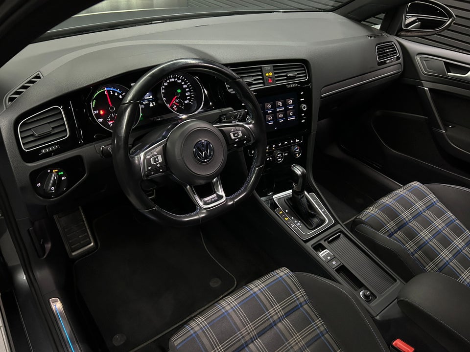 VW Golf VII 1,4 GTE DSG 5d