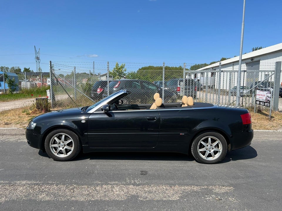 Audi A4 2,4 V6 Cabriolet Multitr. 2d