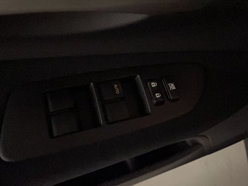 Toyota Auris 1,6 Luna 5d