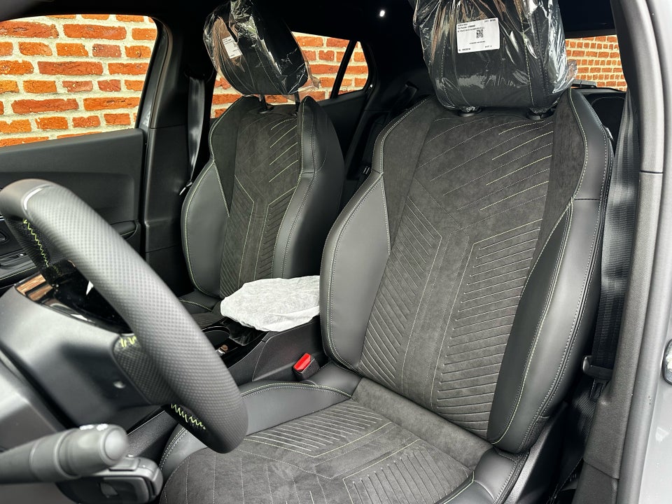 Peugeot e-2008 54 GT 5d