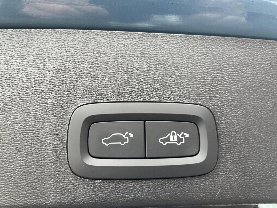 Volvo XC40 P6 ReCharge Core 5d