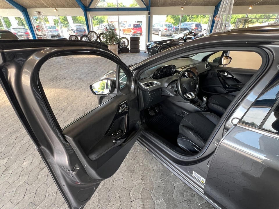 Peugeot 208 1,5 BlueHDi 100 Infinity Sky 5d