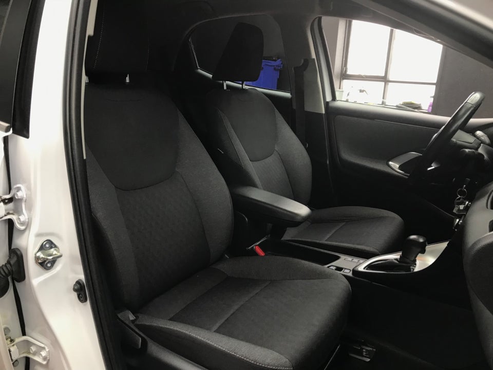 Toyota Yaris 1,5 Hybrid H3 Vision e-CVT 5d