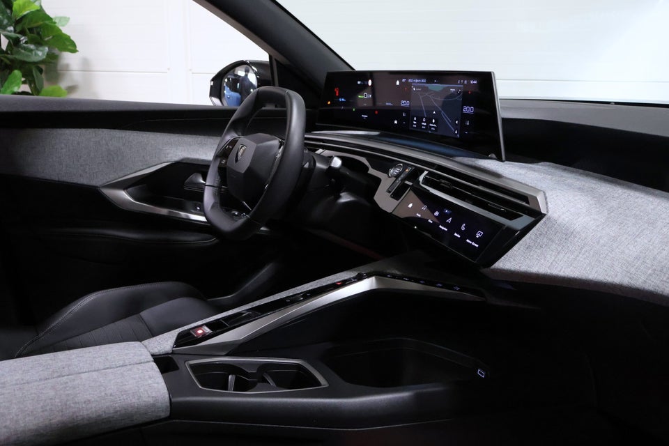 Peugeot e-5008 77 Allure Pack 7prs 5d