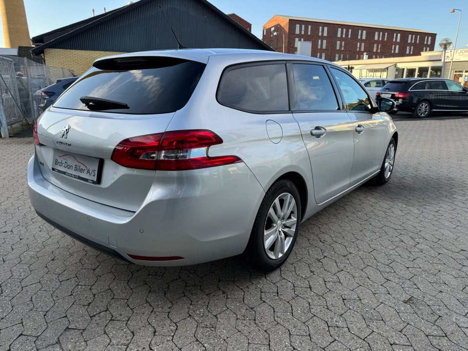 Peugeot 308 1,6 BlueHDi 120 Allure SW 5d