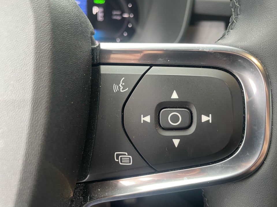 Volvo XC40 ReCharge Extended Range Core 5d