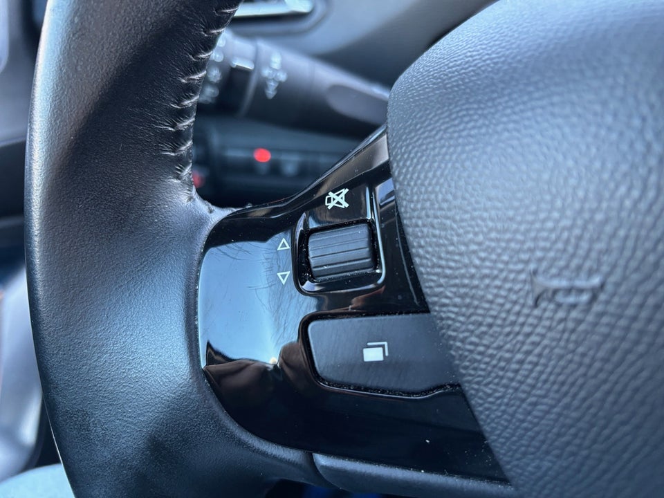 Peugeot 308 1,5 BlueHDi 130 Allure Pack SW 5d