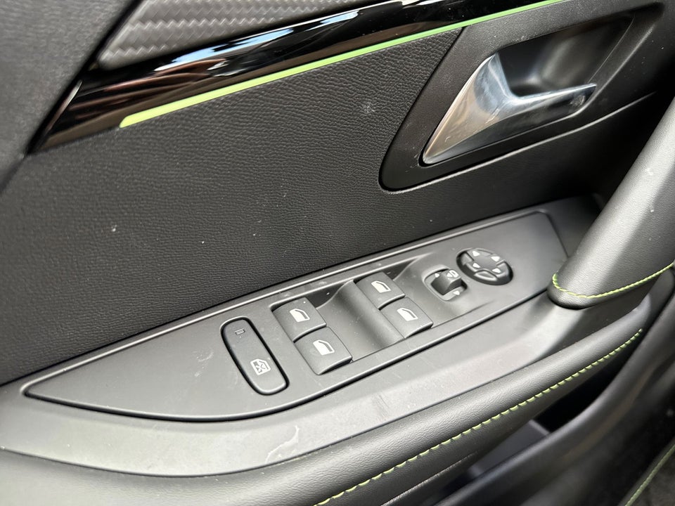 Peugeot e-208 50 GT Sky 5d