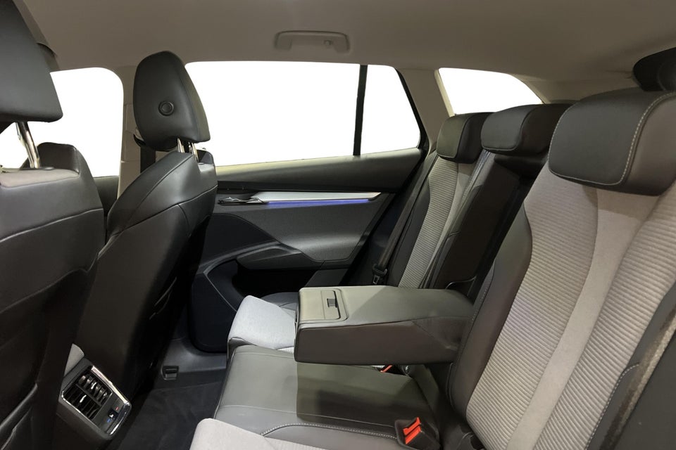 Skoda Enyaq 60 iV Plus 5d