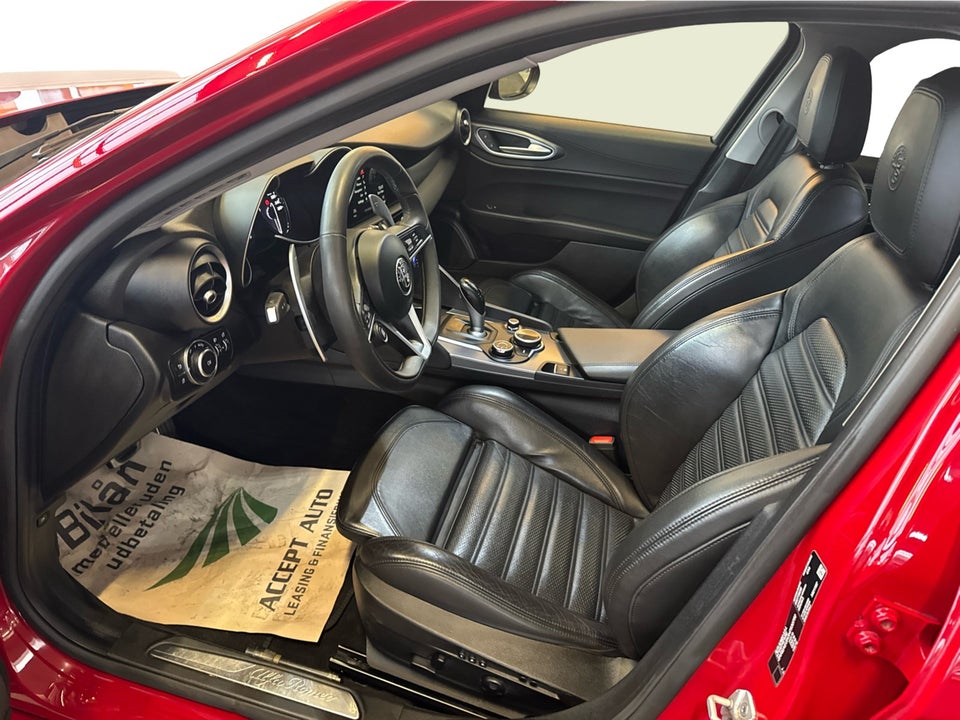 Alfa Romeo Giulia 2,0 T 280 Veloce aut. Q4 4d