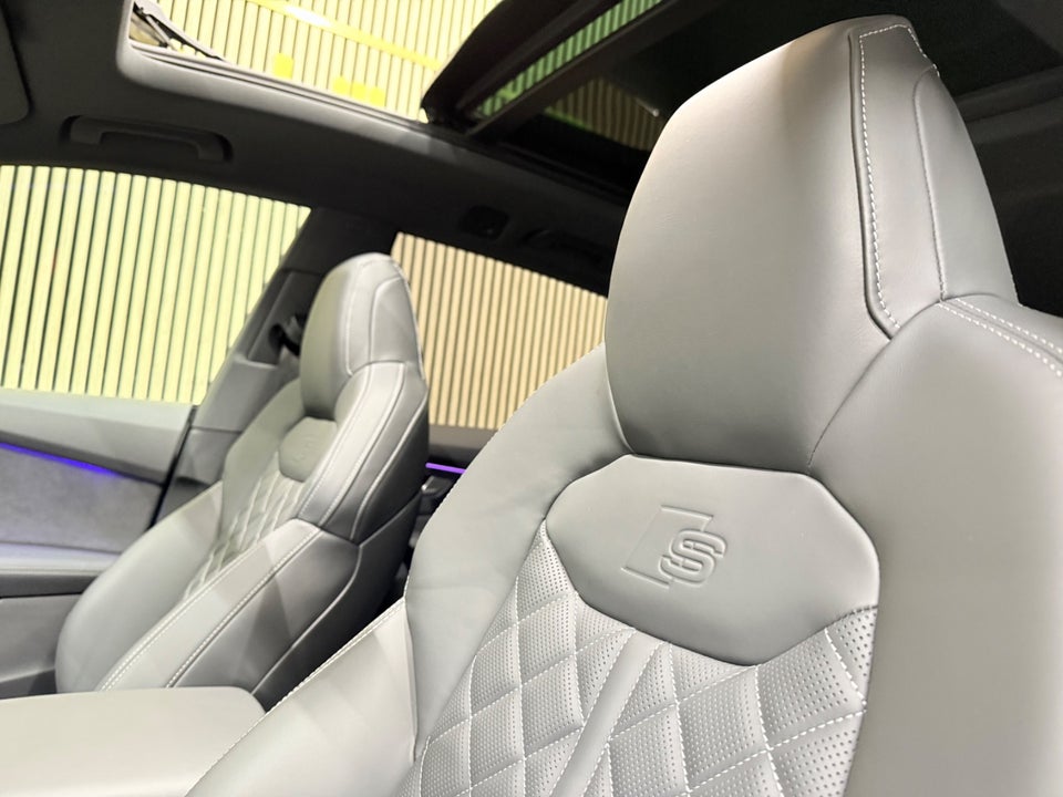 Audi Q8 60 TFSie S-line Edition quattro Tiptr. 5d