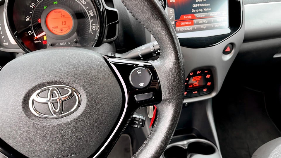 Toyota Aygo 1,0 VVT-i x-press 5d