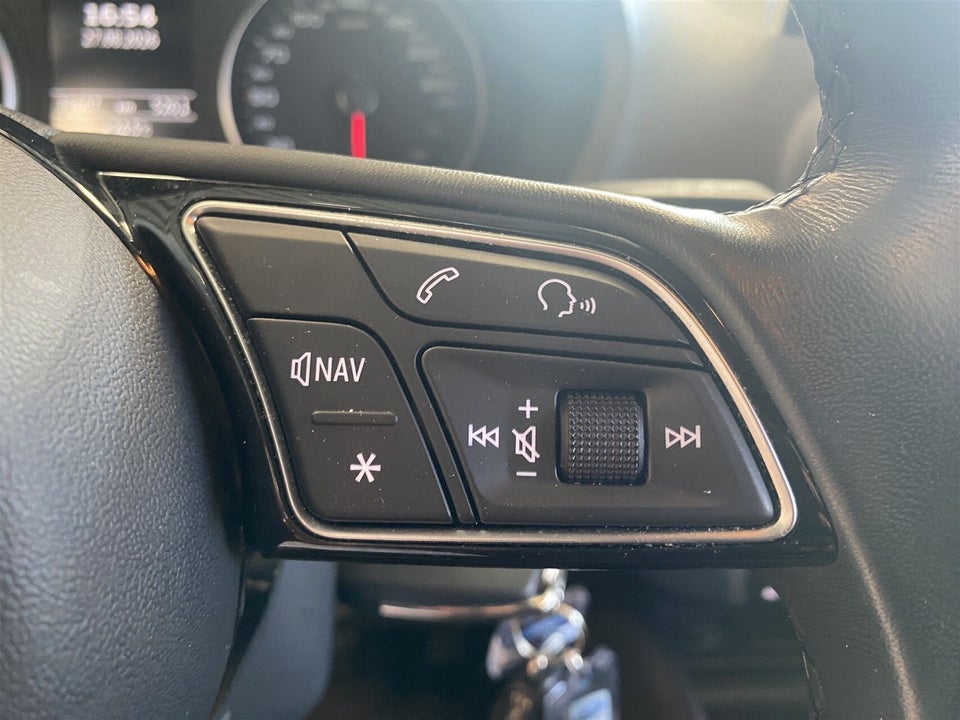 Audi Q2 30 TFSi Prestige 5d