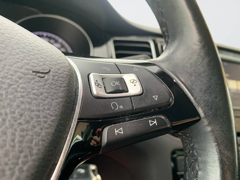 VW Golf Sportsvan 1,4 TSi 150 R-line DSG BMT 5d