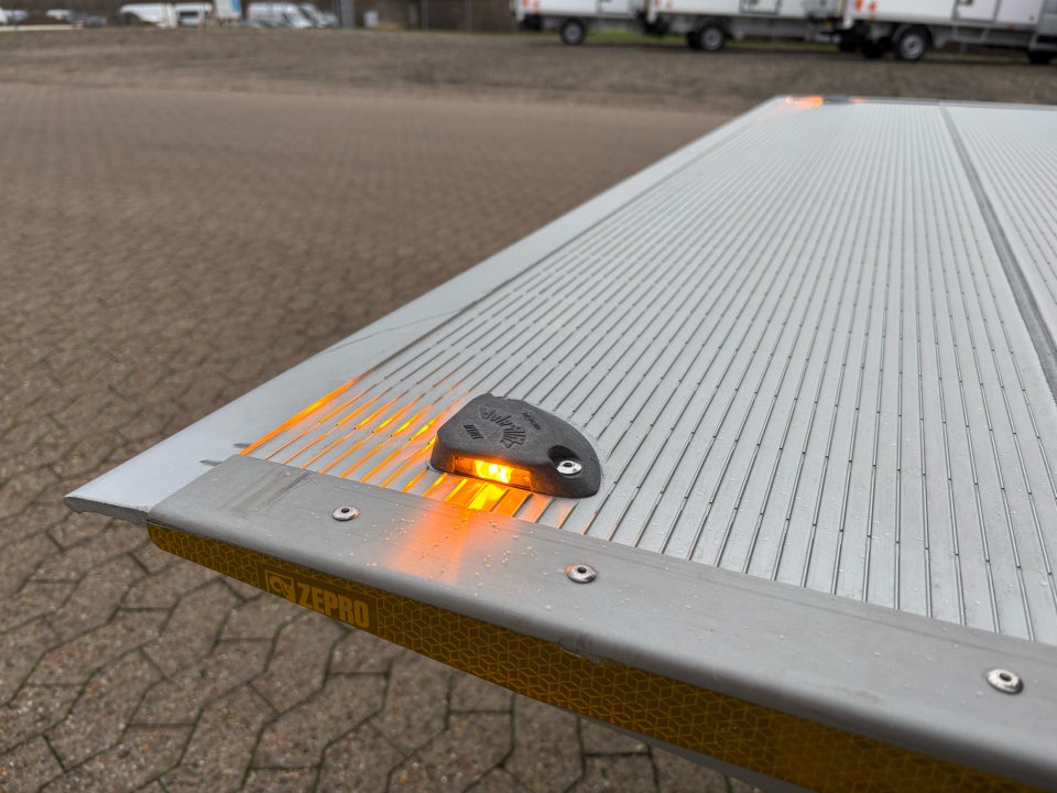 Iveco Daily 3,0 35S18 4100mm Alukasse m/lift AG8