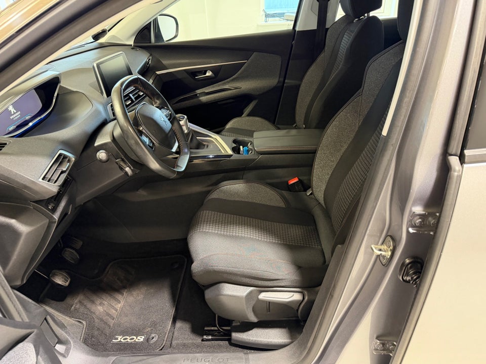 Peugeot 3008 1,2 e-THP 130 Active 5d