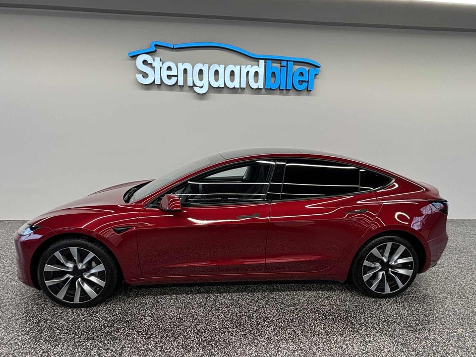 Tesla Model 3 Long Range AWD 4d