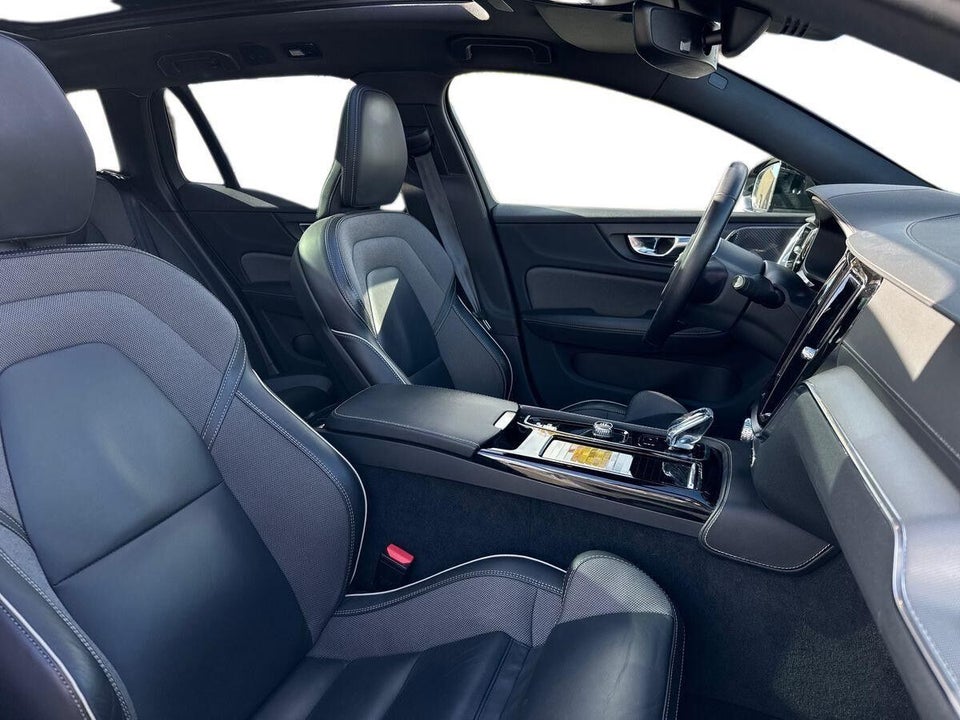 Volvo V60 2,0 T6 ReCharge Ultimate Dark aut. AWD 5d