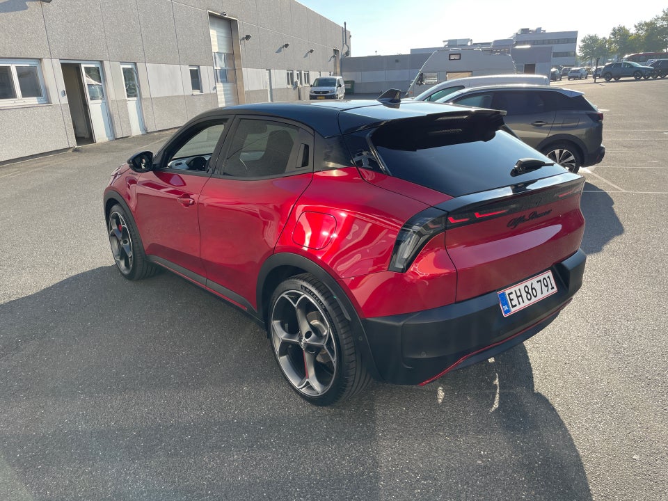 Alfa Romeo Junior Elettrica Veloce 5d