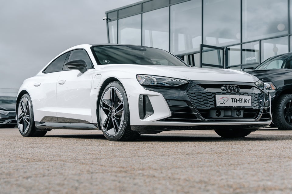 Audi RS e-tron GT quattro 4d