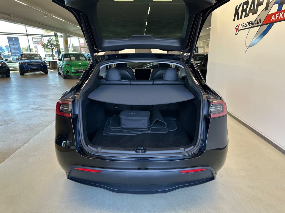 Tesla Model Y RWD 5d