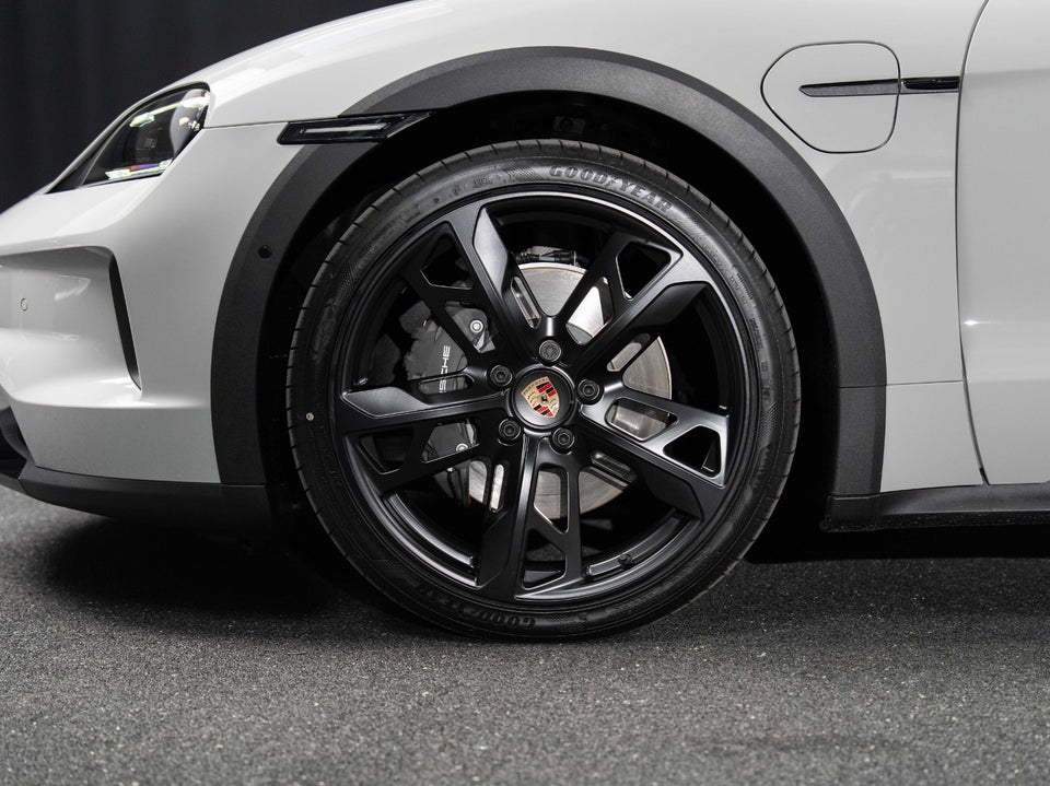Porsche Taycan 4 Performance+ Cross Turismo 5d