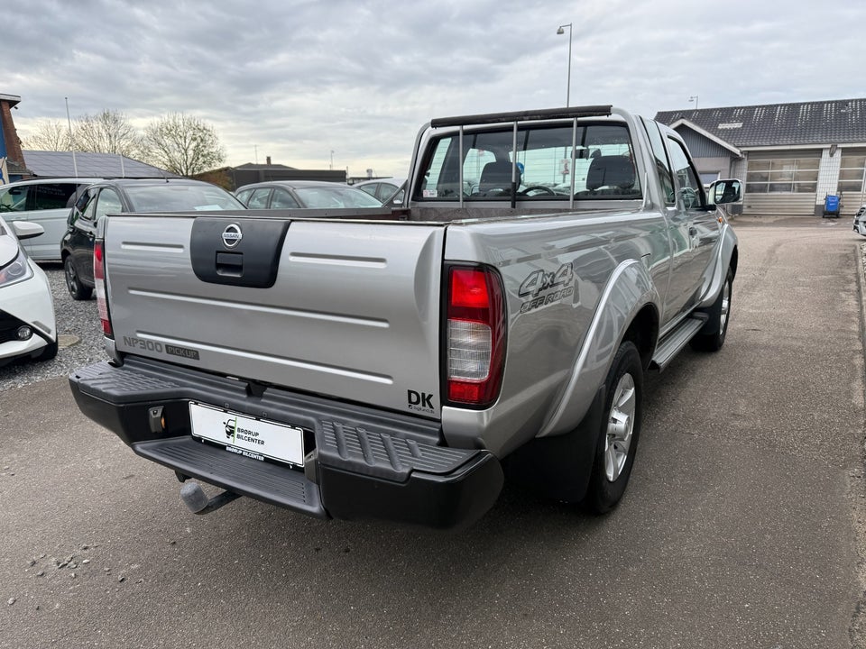 Nissan NP300 2,5 dCi 133 King Cab Comfort+ 4x4 2d
