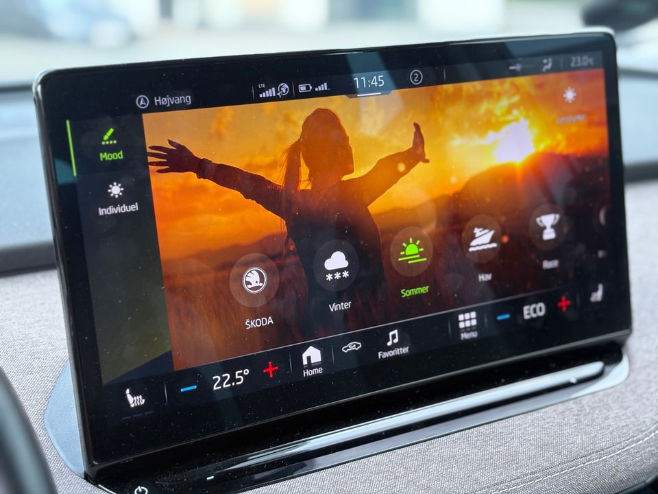 Skoda Enyaq 60 iV Plus 5d