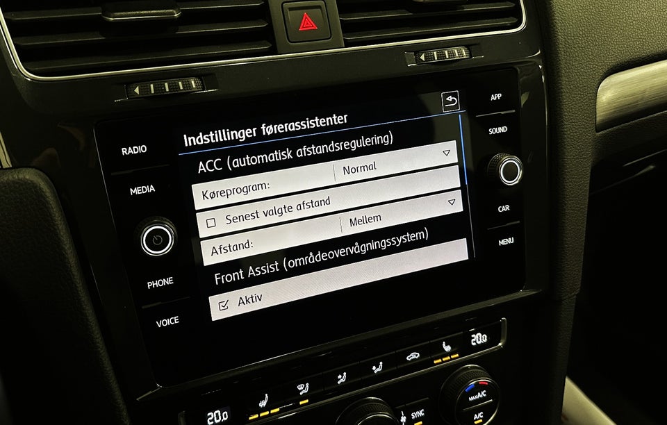 VW Golf VII 2,0 TDi 150 Comfortline DSG 5d