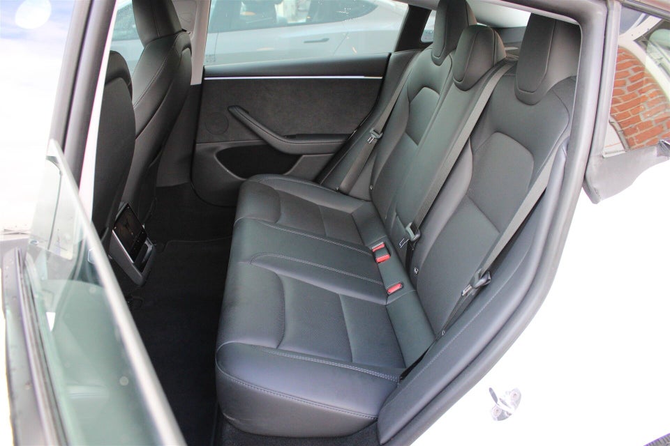 Tesla Model 3 Long Range AWD 4d