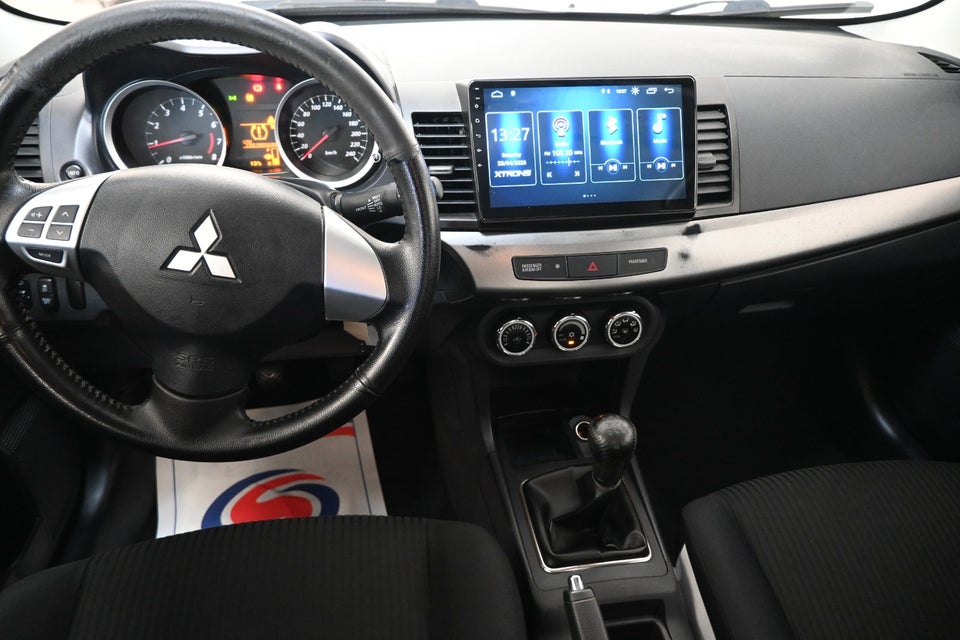 Mitsubishi Lancer 1,6 Invite SportSedan 4d
