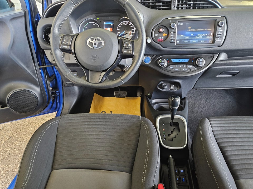 Toyota Yaris 1,5 Hybrid H3 Design e-CVT 5d