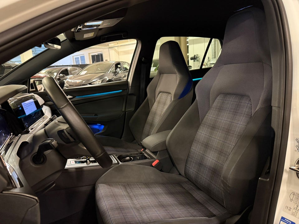 VW Golf VIII 1,4 GTE DSG 5d