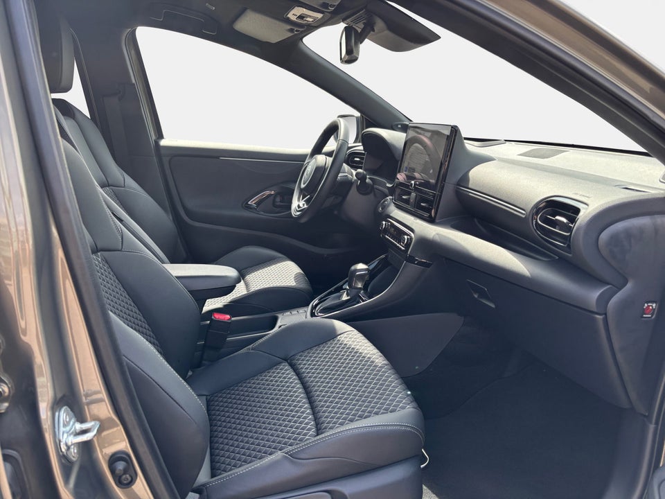 Toyota Yaris 1,5 Hybrid Executive e-CVT 5d