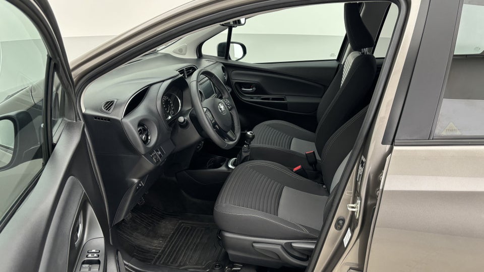 Toyota Yaris 1,5 VVT-iE T2 Limited 5d