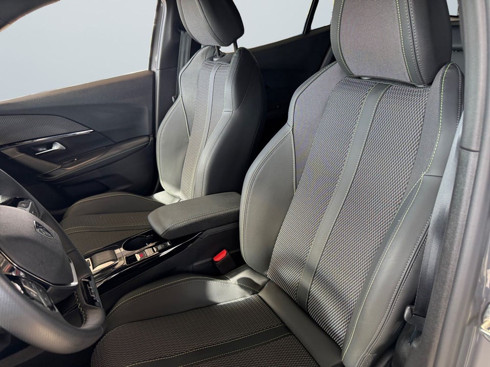Peugeot e-2008 54 GT 5d