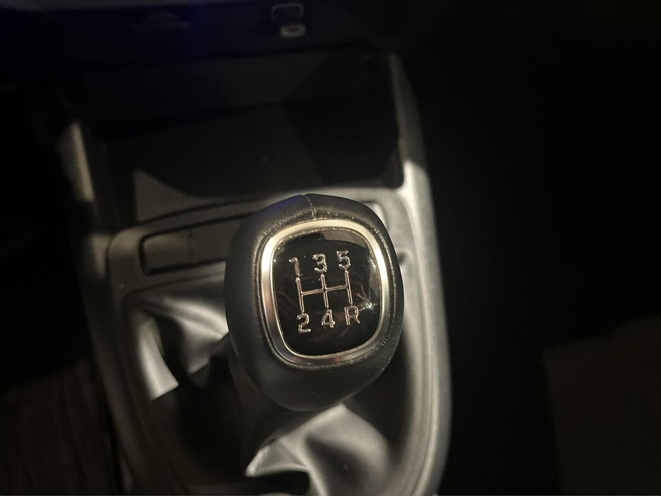 Hyundai i10 1,0 MPi Essential 5d