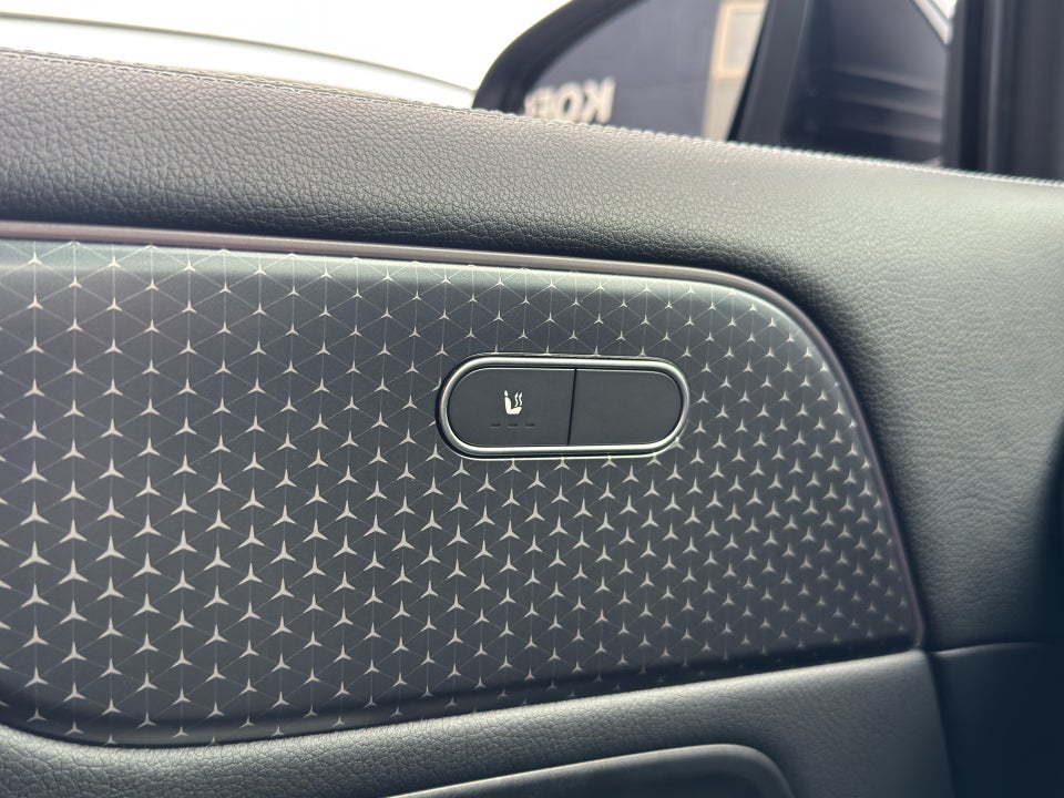 Mercedes EQA300 Progressive 4Matic 5d