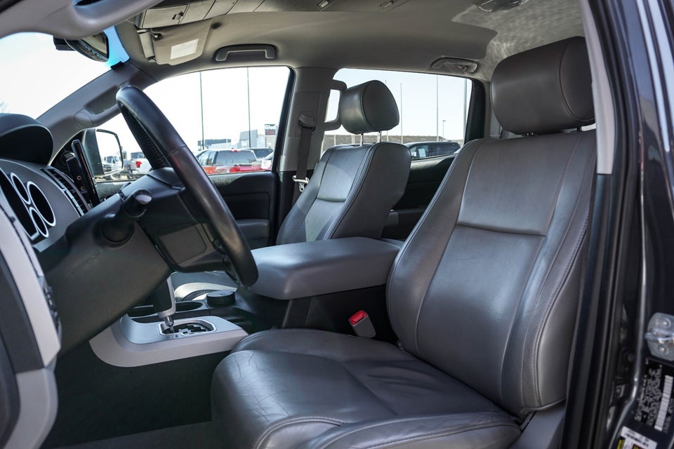 Toyota Tundra 5,7 V8 i-Force CrewMax TRD 4d