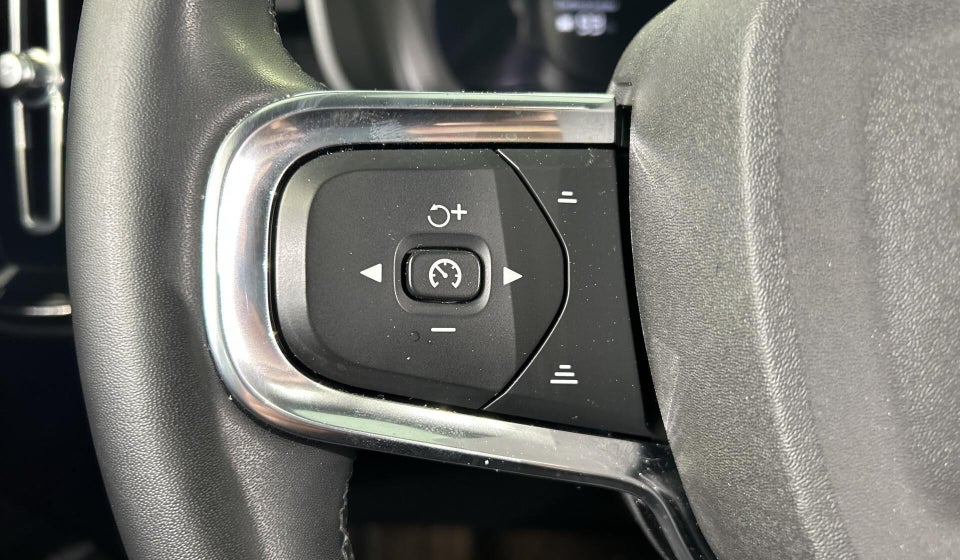 Volvo XC40 P6 ReCharge Core 5d