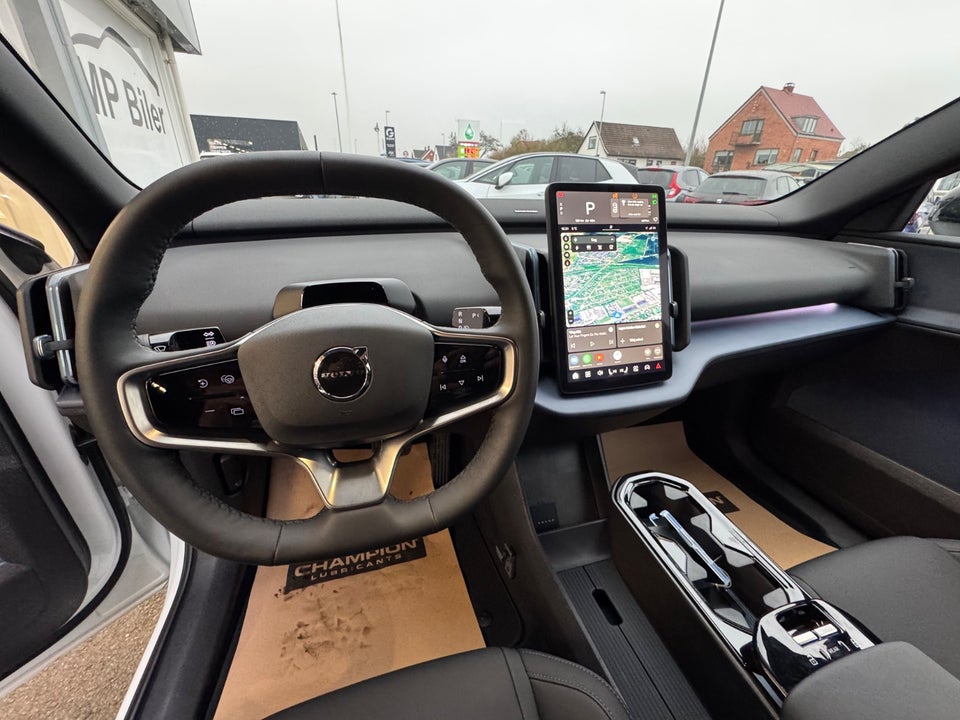 Volvo EX30 Extended Range Plus 5d