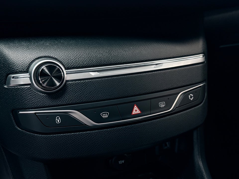 Peugeot 308 1,5 BlueHDi 130 Style 5d