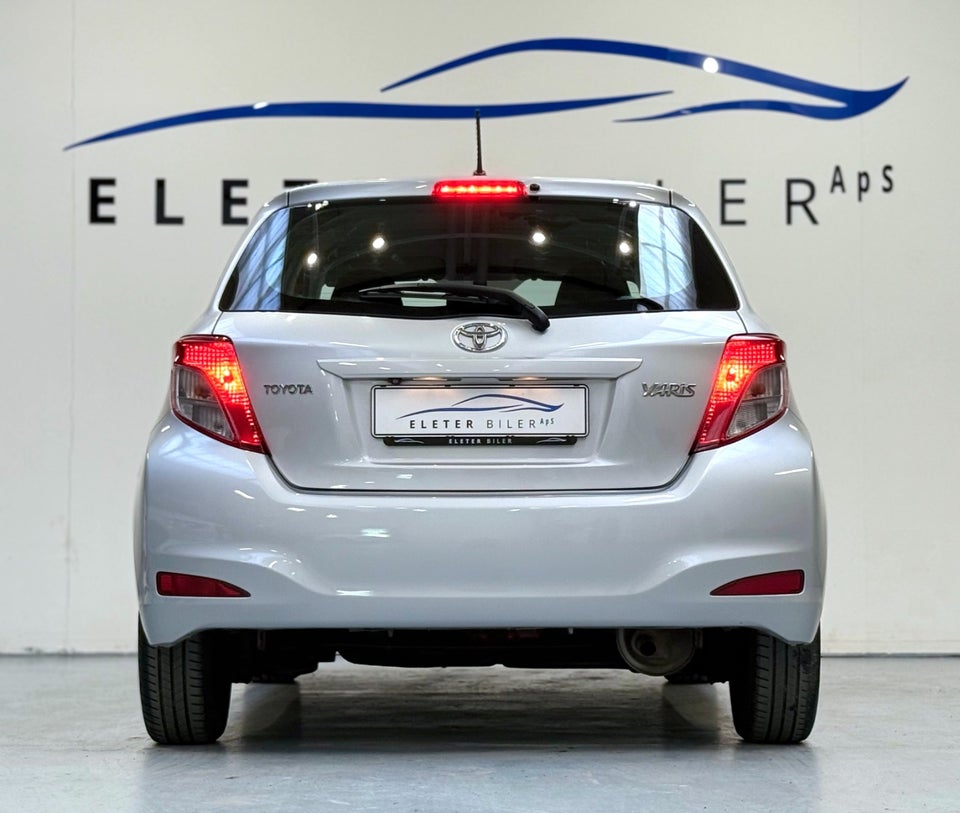 Toyota Yaris 1,0 VVT-i T2 5d