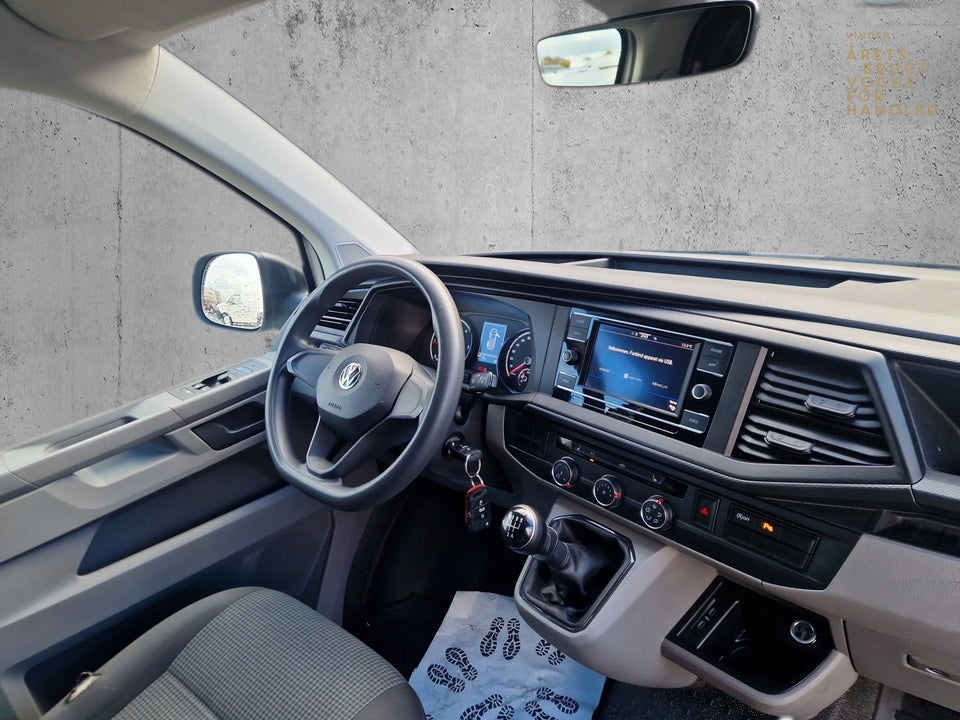 VW Transporter 2,0 TDi 110 Kassevogn kort