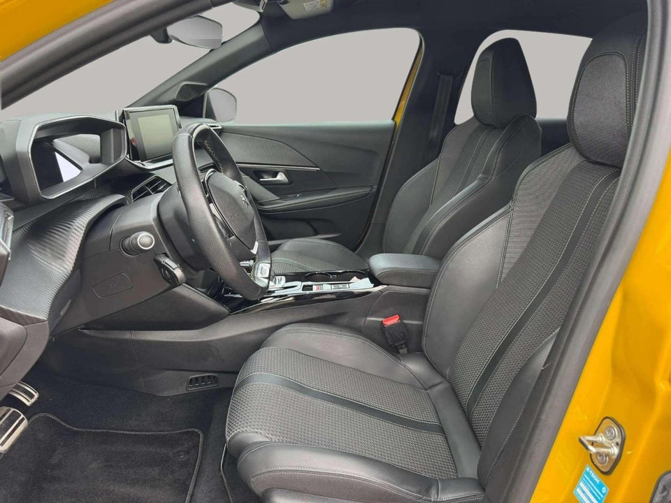 Peugeot e-208 50 GT 5d
