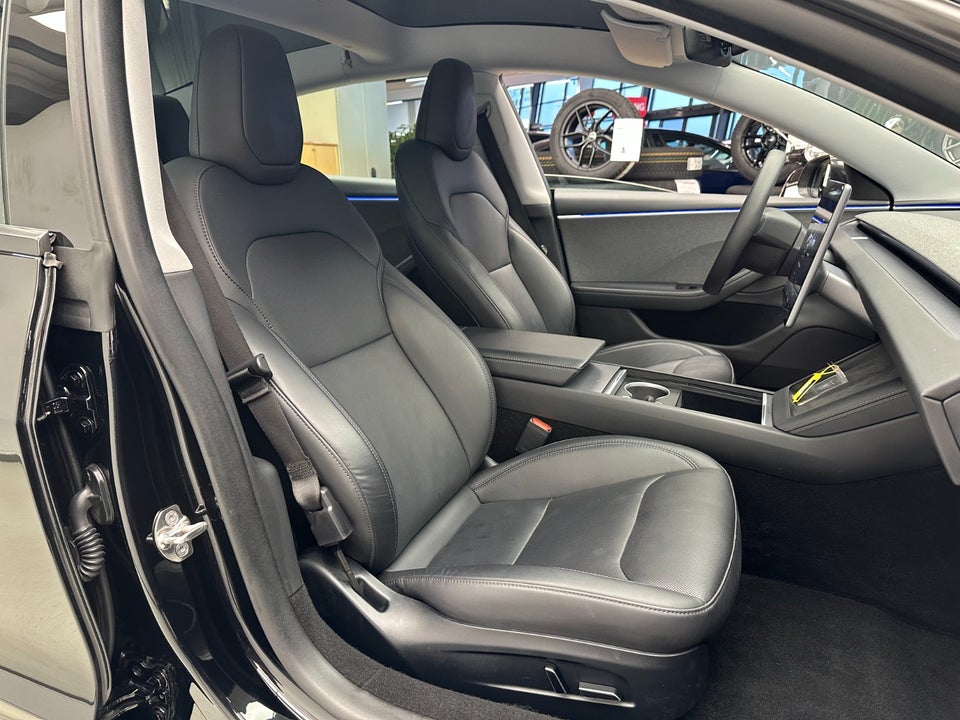 Tesla Model 3 RWD 4d