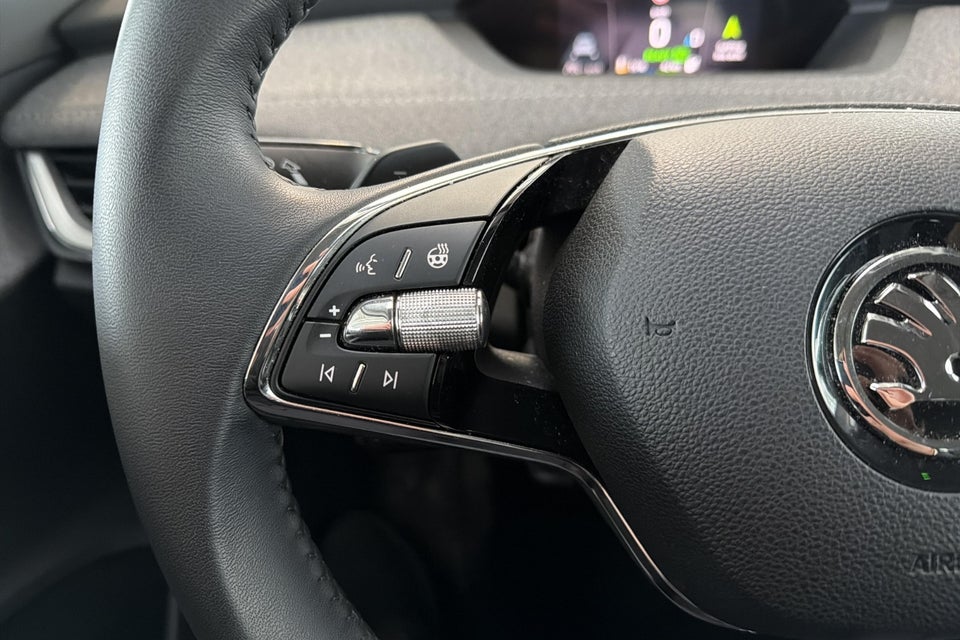 Skoda Enyaq 60 iV Loft 5d