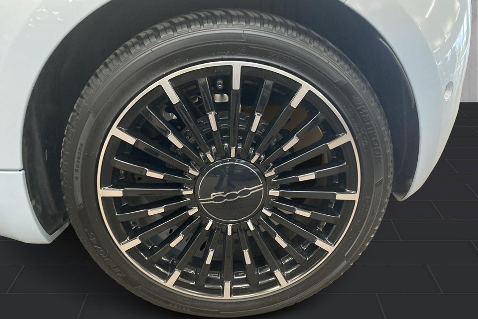 Fiat 500e 42 la Prima by Bocelli 3d
